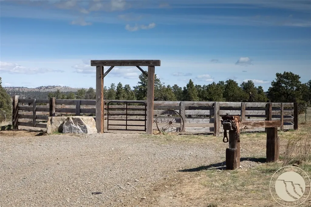 256 Valley Creek Road Park City MT 59063
