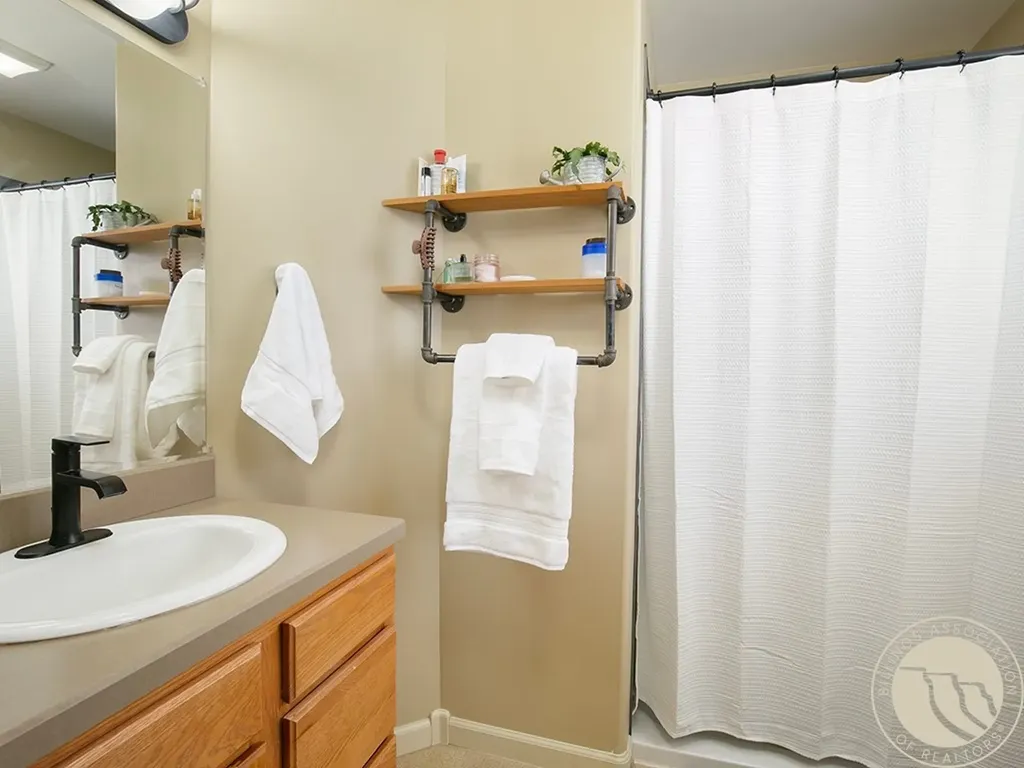 1738 Wicks Lane Billings MT 59105