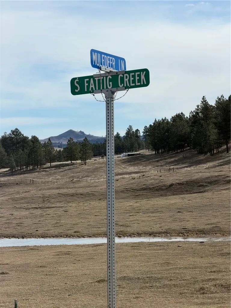 23 Mule Deer Lane Roundup MT 59072