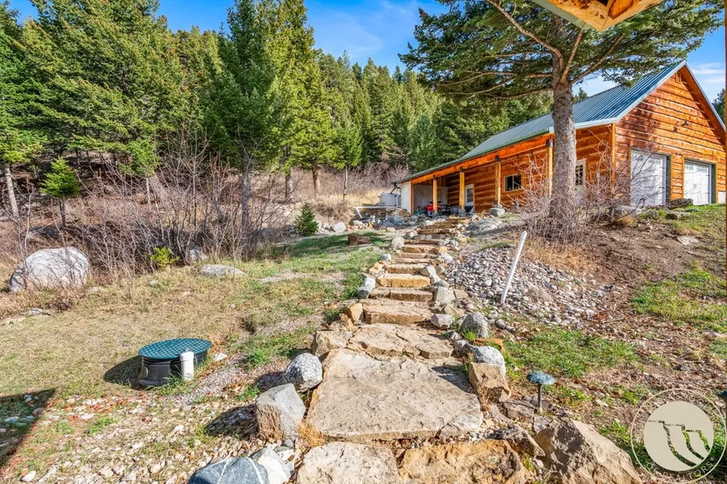 23 Cheyenne Trail Nye MT 59061