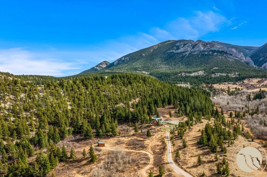 23 Cheyenne Trail Nye MT 59061