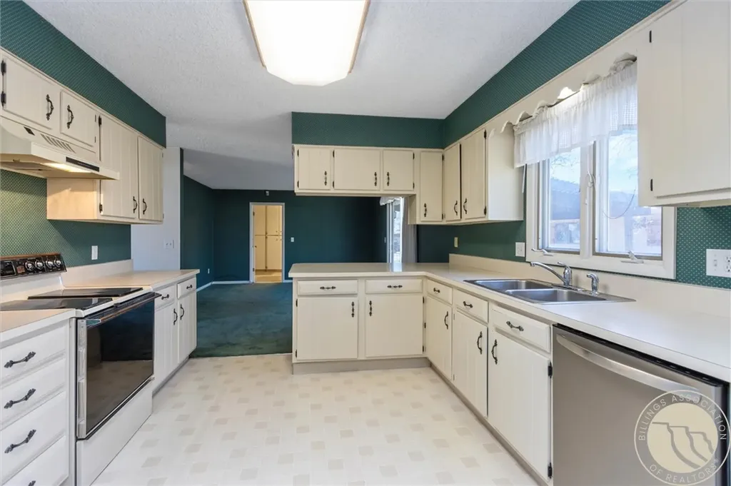 2002 Glendale Lane Billings MT 59102