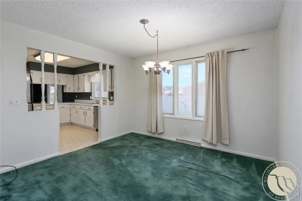 2002 Glendale Lane Billings MT 59102
