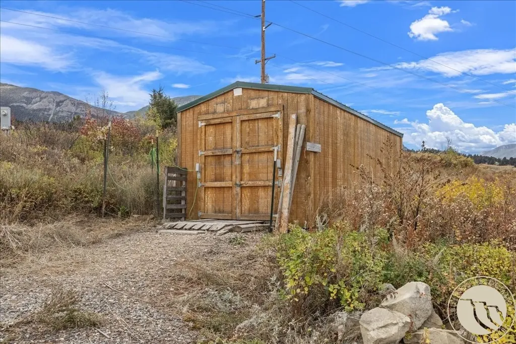 112 Pishkun Road Fishtail MT 59028