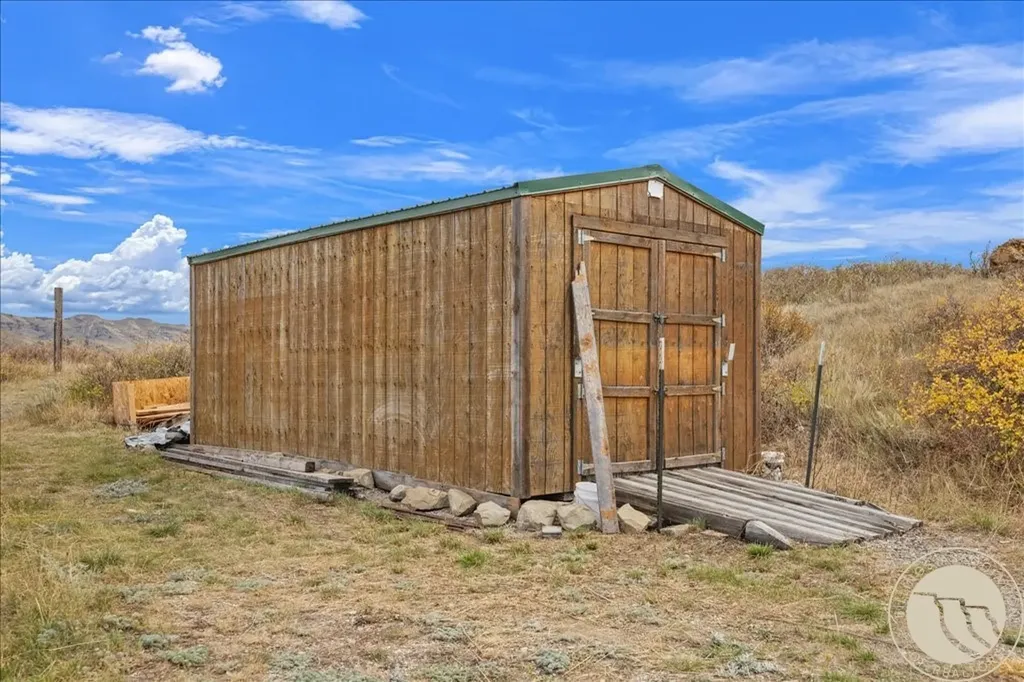 112 Pishkun Road Fishtail MT 59028