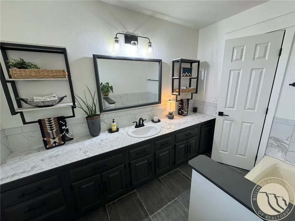 2759 N 13th Road Worden MT 59088