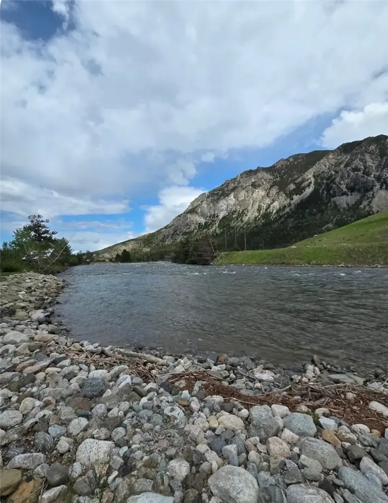 2493 Nye Road Nye MT 59061