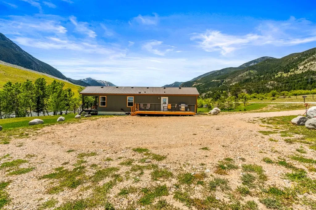 2493 Nye Road Nye MT 59061