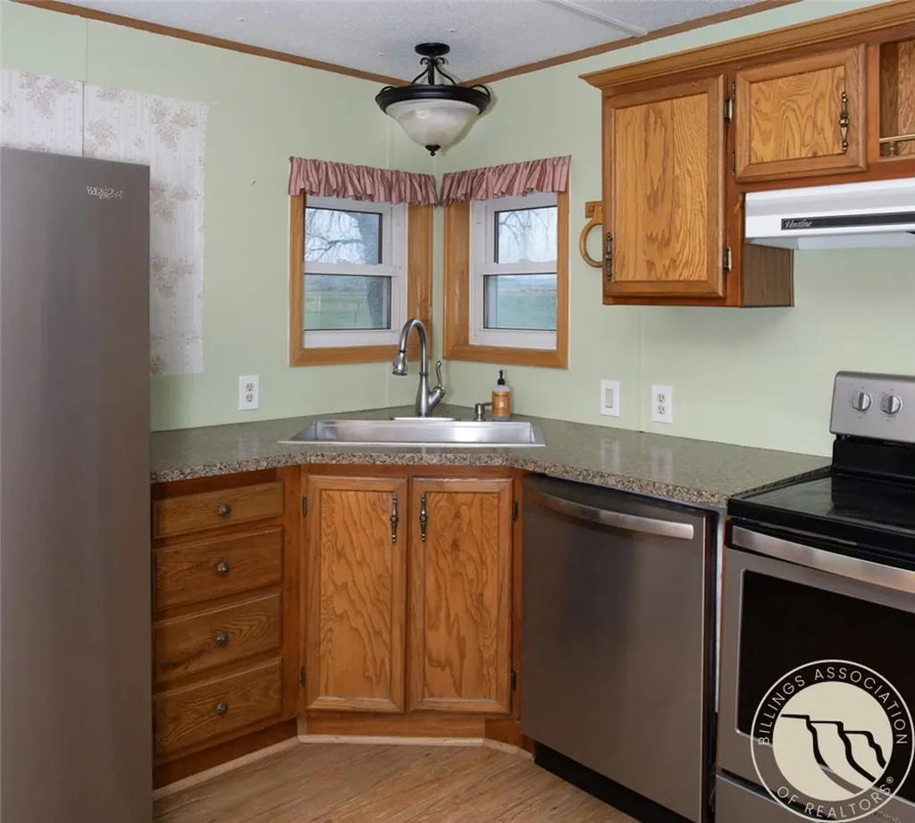 33198 Highway 313 Fort Smith MT 59075