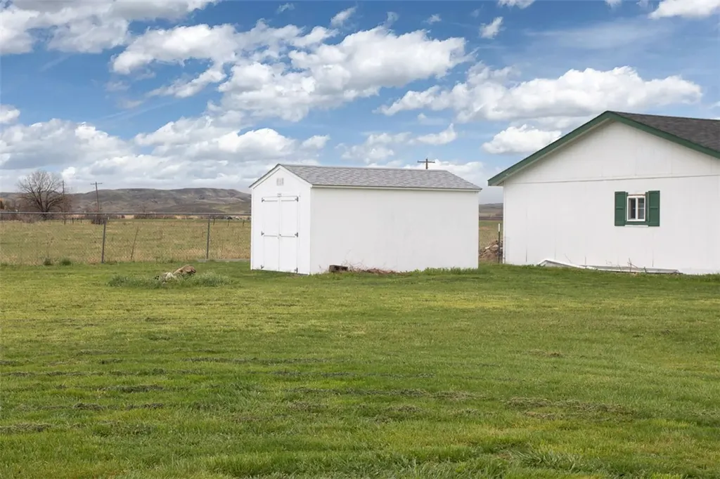 33198 Highway 313 Fort Smith MT 59075