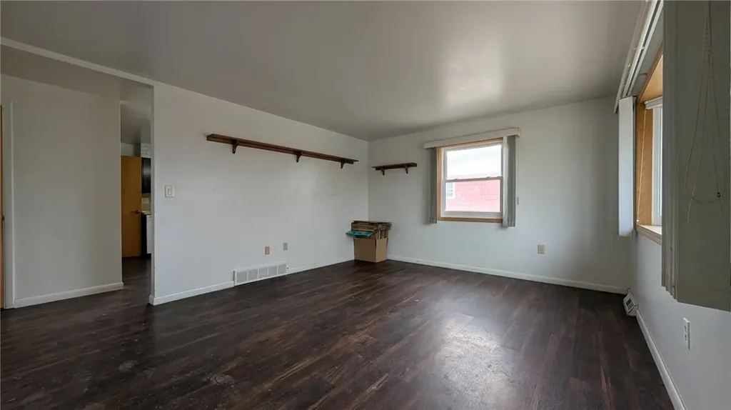 131 Maple Avenue Glendive MT 59330