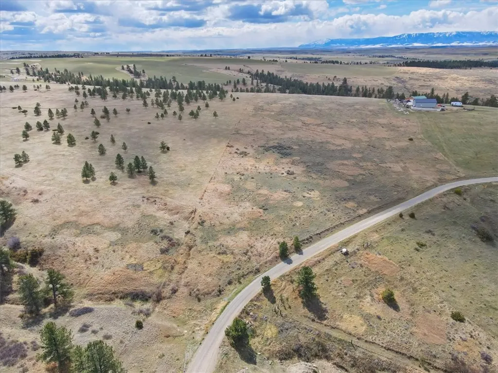 23 Beartooth Lane Columbus MT 59019