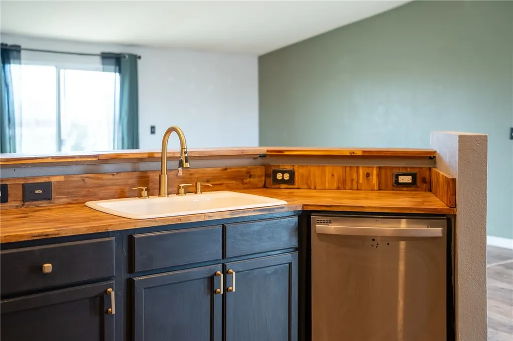 9814 Newana Lane Broadview MT 59015