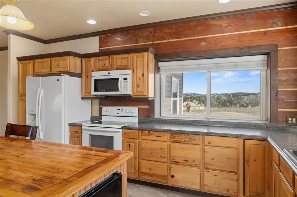 31 Three Forks Way Roundup MT 59072