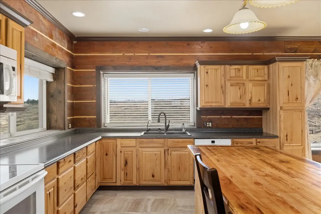 31 Three Forks Way Roundup MT 59072