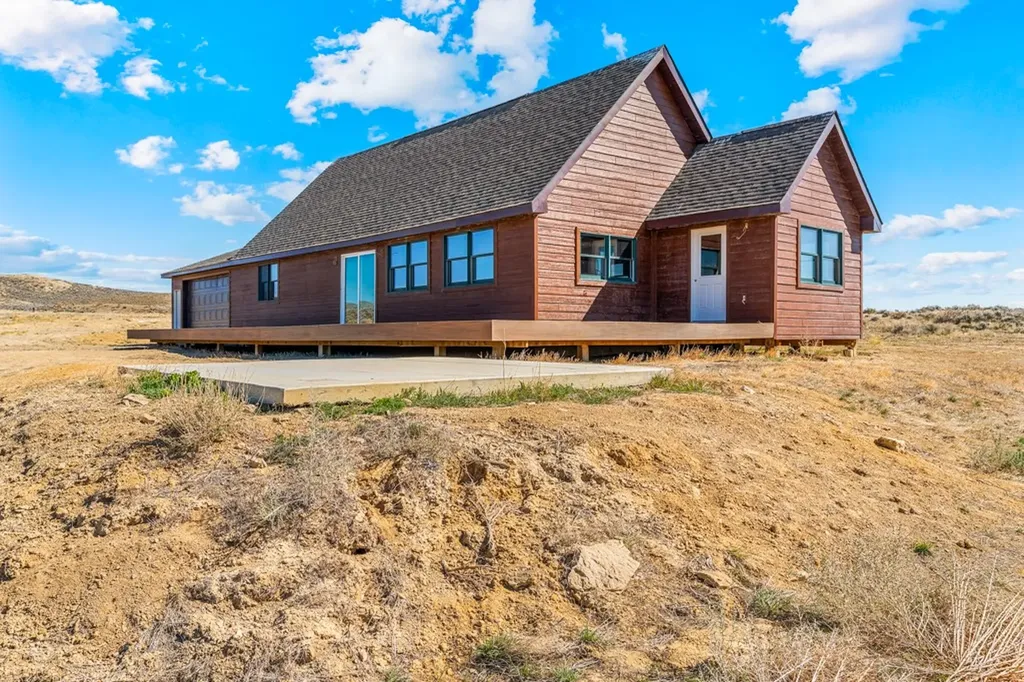 1311 Meeteetse Trail Belfry MT 59008