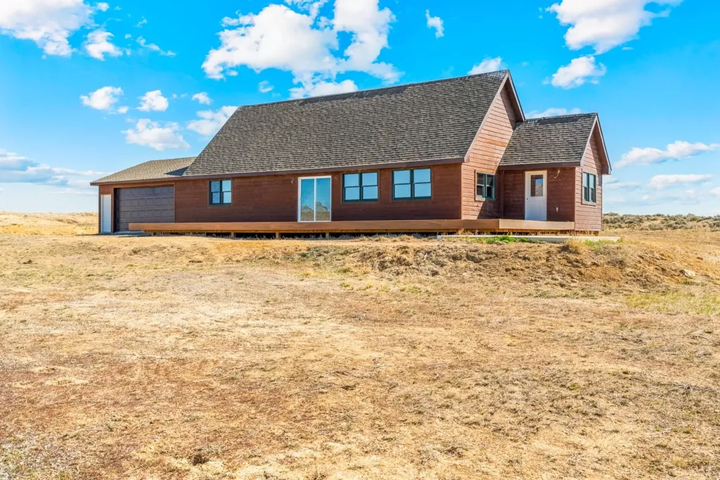 1311 Meeteetse Trail Belfry MT 59008