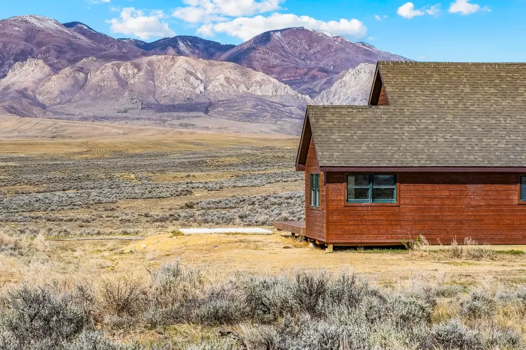 1311 Meeteetse Trail Belfry MT 59008