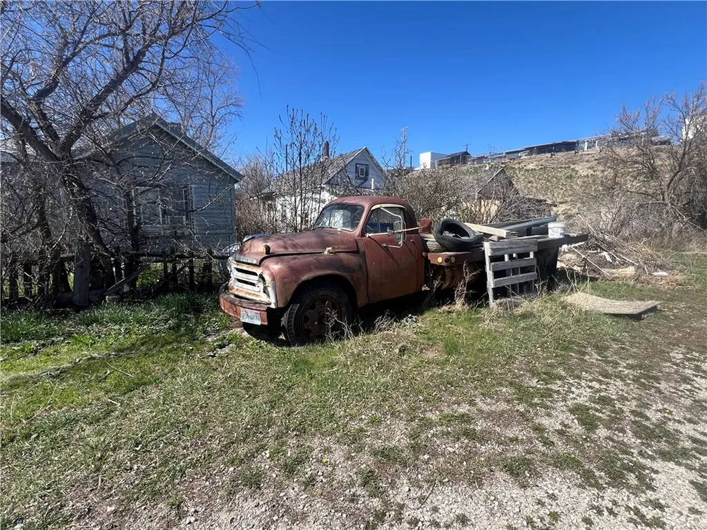 410 4th Street E Roundup MT 59072