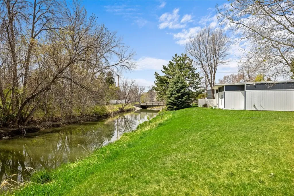 2095 17th Street West #2 Billings MT 59102