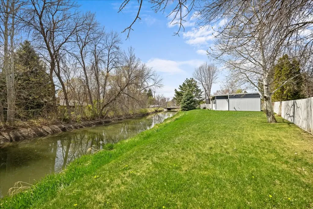 2095 17th Street West #2 Billings MT 59102