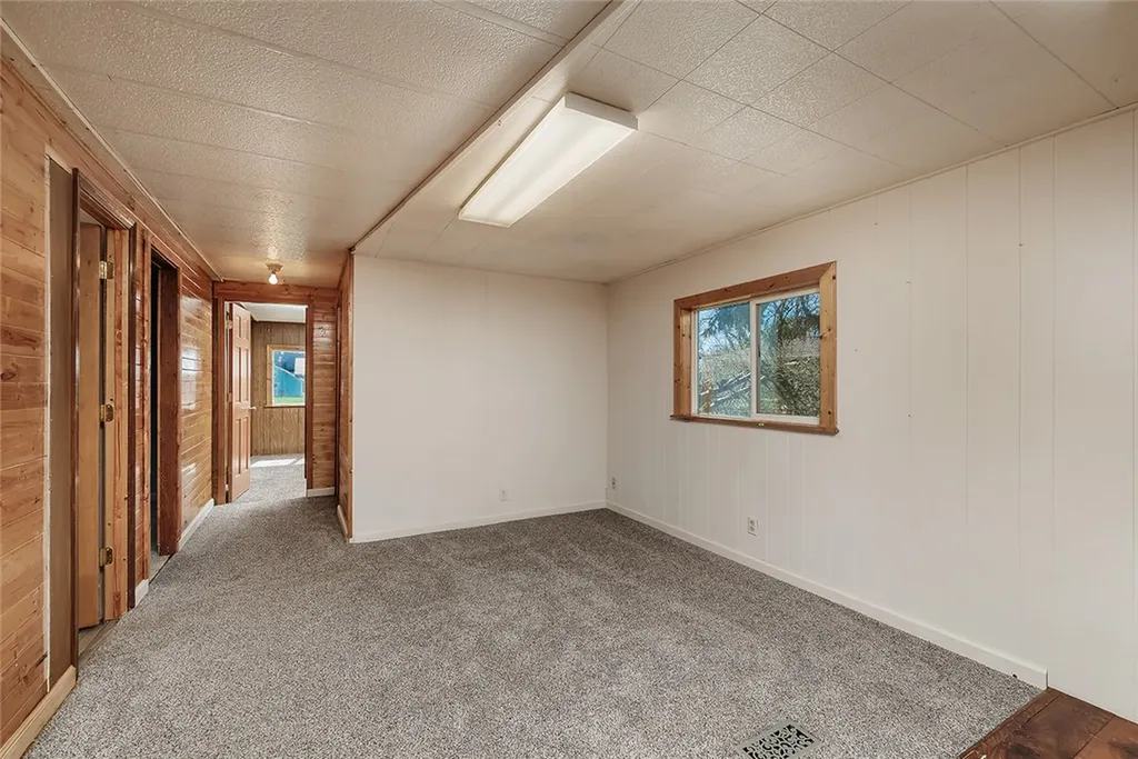 106 1st Avenue SE Park City MT 59063