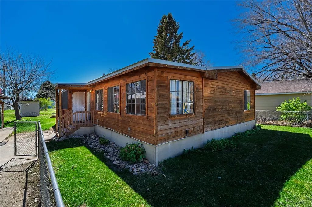 106 1st Avenue SE Park City MT 59063