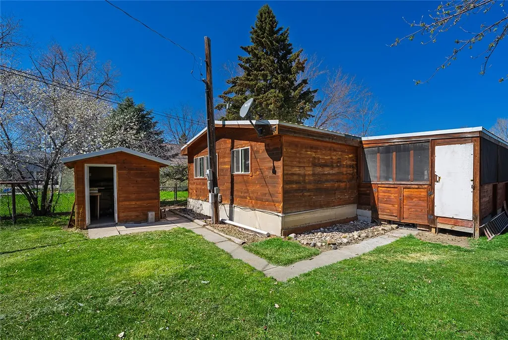 106 1st Avenue SE Park City MT 59063