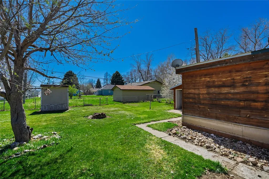 106 1st Avenue SE Park City MT 59063