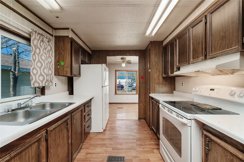 106 1st Avenue SE Park City MT 59063