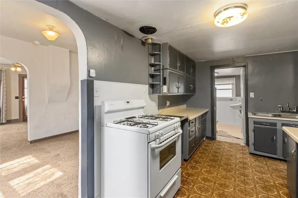 119 S Woodard Avenue Absarokee MT 59001