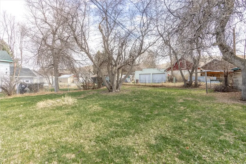 119 S Woodard Avenue Absarokee MT 59001