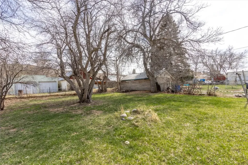 119 S Woodard Avenue Absarokee MT 59001