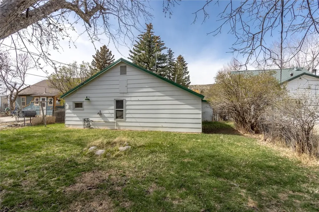 119 S Woodard Avenue Absarokee MT 59001