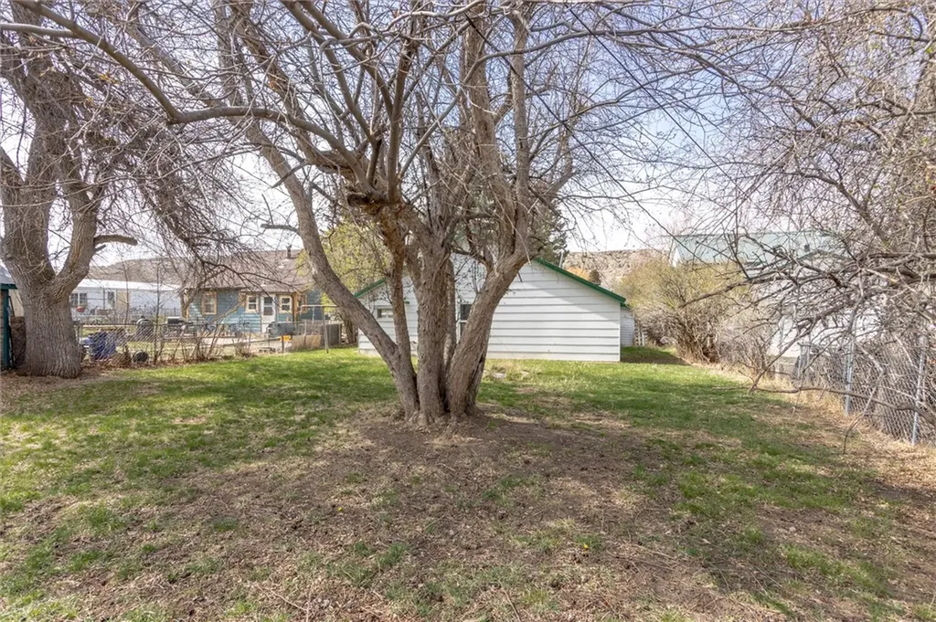 119 S Woodard Avenue Absarokee MT 59001