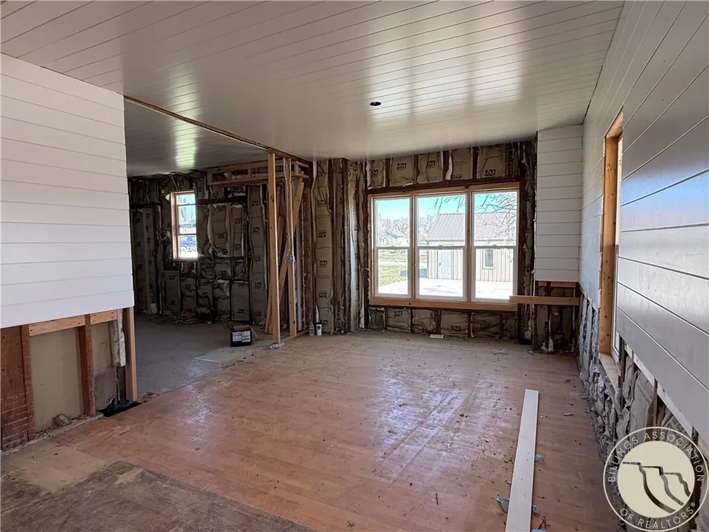 421 9th Avenue W Roundup MT 59072