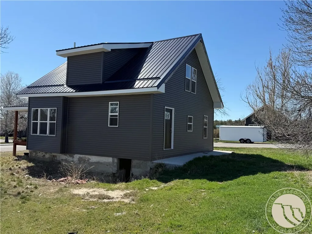 421 9th Avenue W Roundup MT 59072