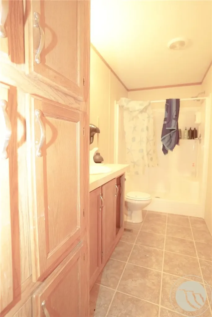 38 Anderson Road Lavina MT 59046
