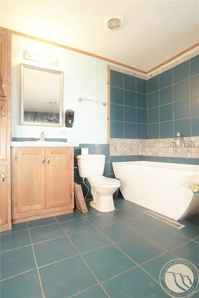 38 Anderson Road Lavina MT 59046