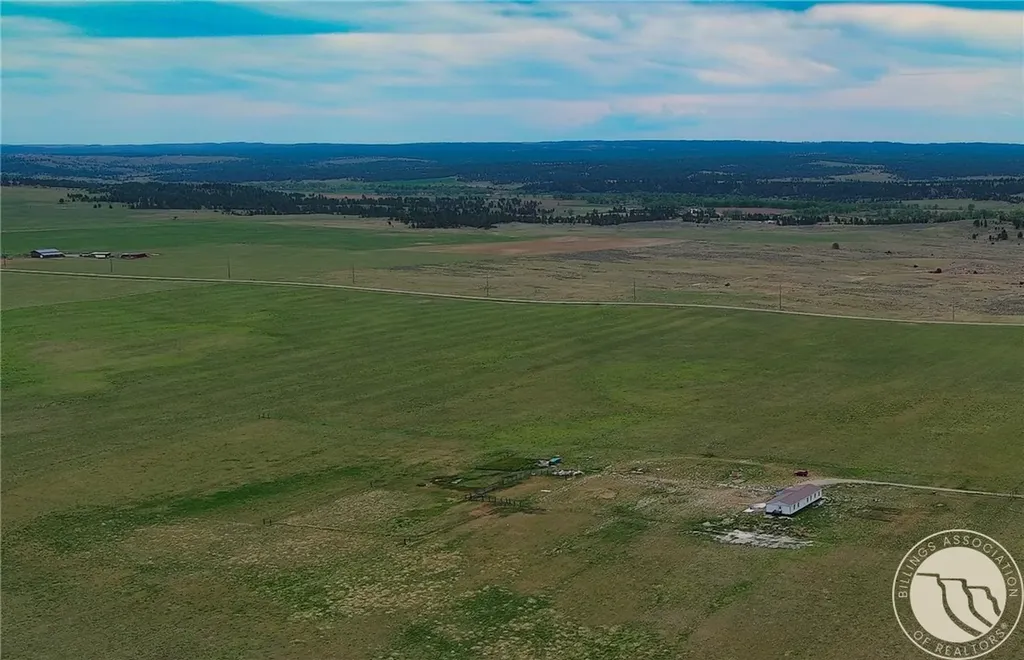 38 Anderson Road Lavina MT 59046