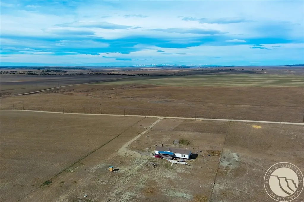 38 Anderson Road Lavina MT 59046