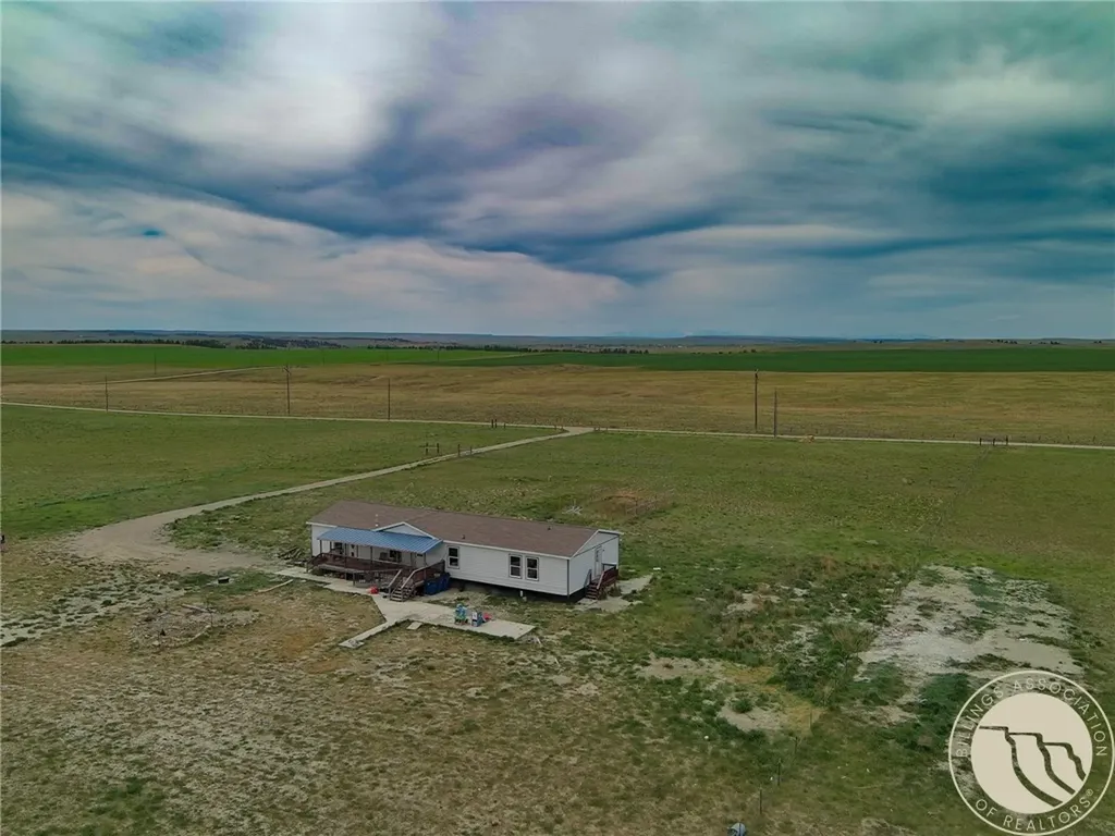38 Anderson Road Lavina MT 59046