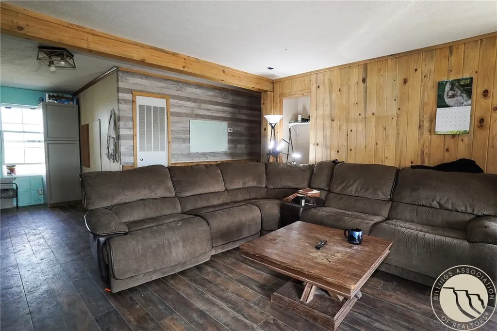 38 Anderson Road Lavina MT 59046
