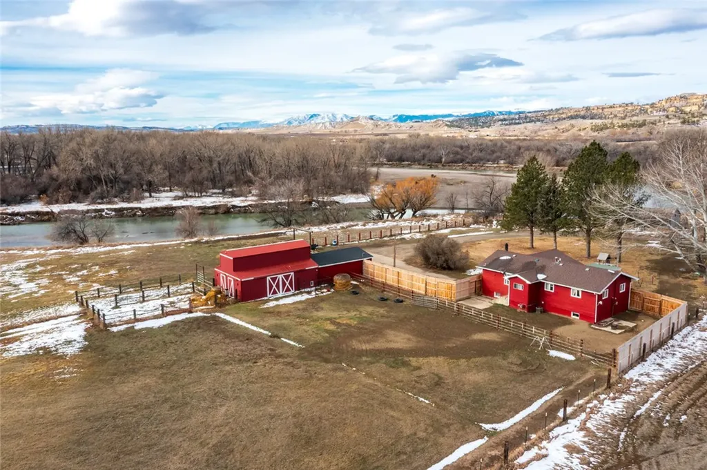 401 Third Avenue Fromberg MT 59029