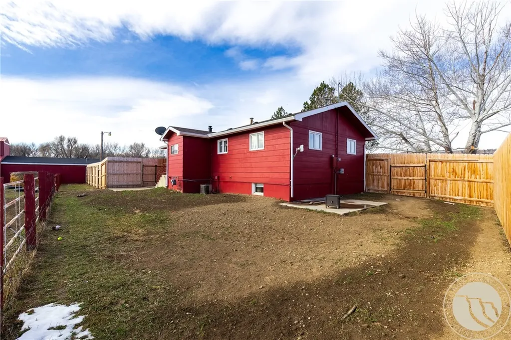401 Third Avenue Fromberg MT 59029