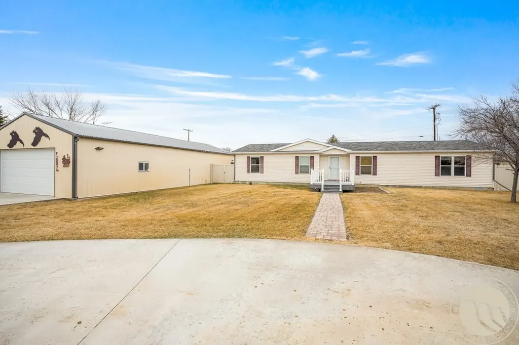 209 1st Street E Lavina MT 59046