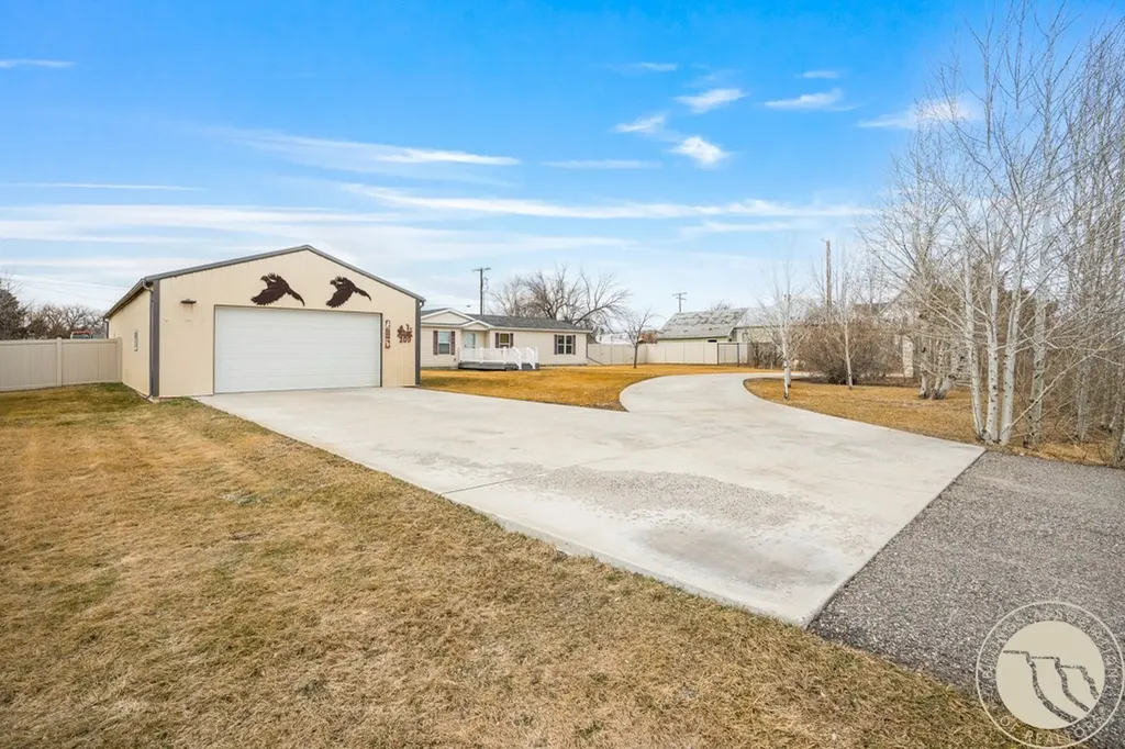 209 1st Street E Lavina MT 59046