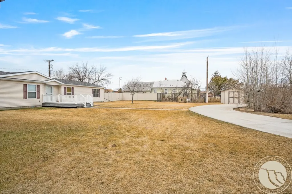 209 1st Street E Lavina MT 59046