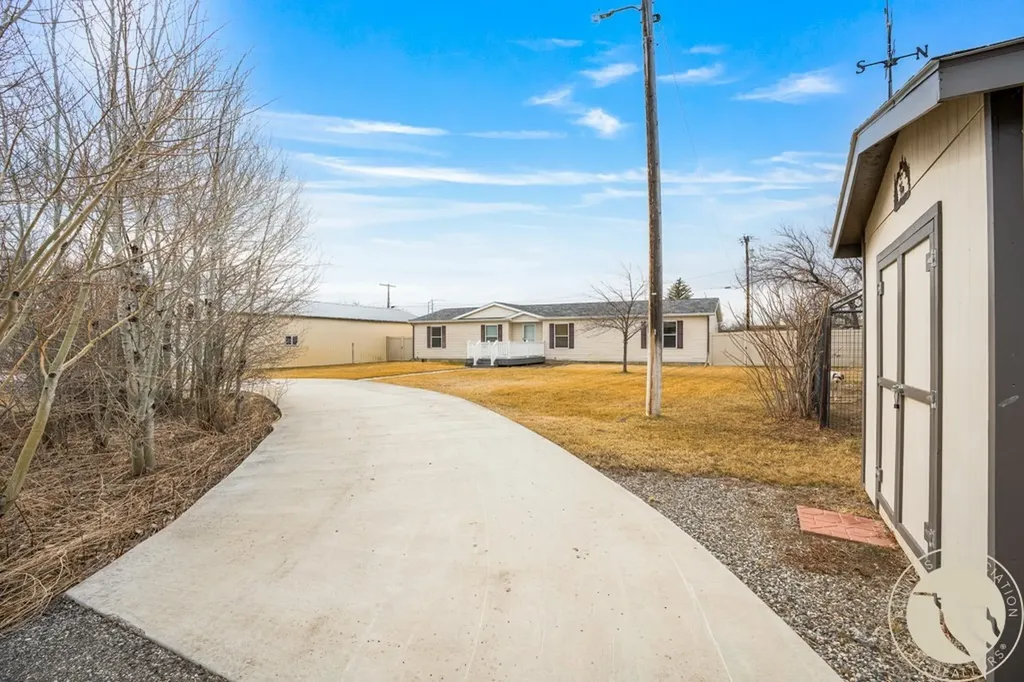 209 1st Street E Lavina MT 59046