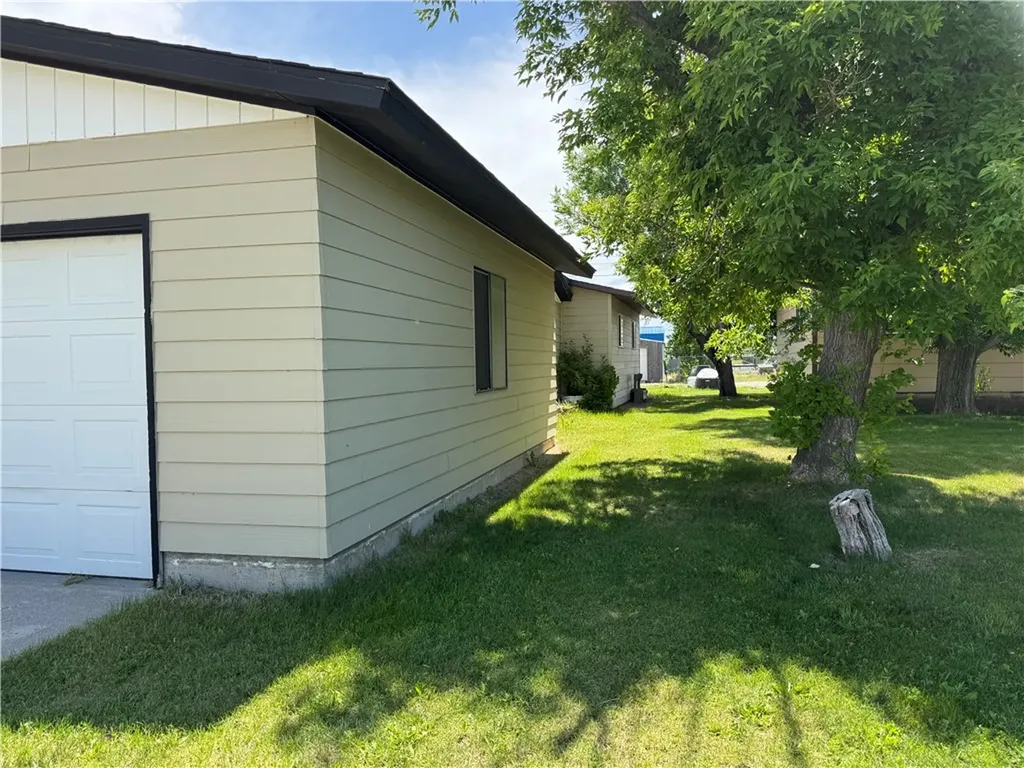 915 E 2nd Big Timber MT 59011
